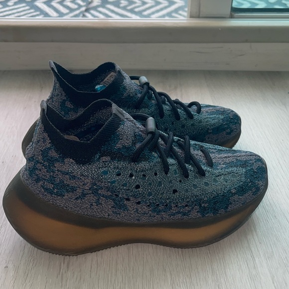 adidas Yeezy Boost 380 ‘Covellite’ - Picture 1 of 4